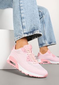 Renee - Różowe Buty Sportowe Sneakersy Ozdobione Przezroczystą Wstawką Zalitea. Okazja: na co dzień. Zapięcie: sznurówki. Kolor: różowy. Materiał: jeans. Wzór: aplikacja