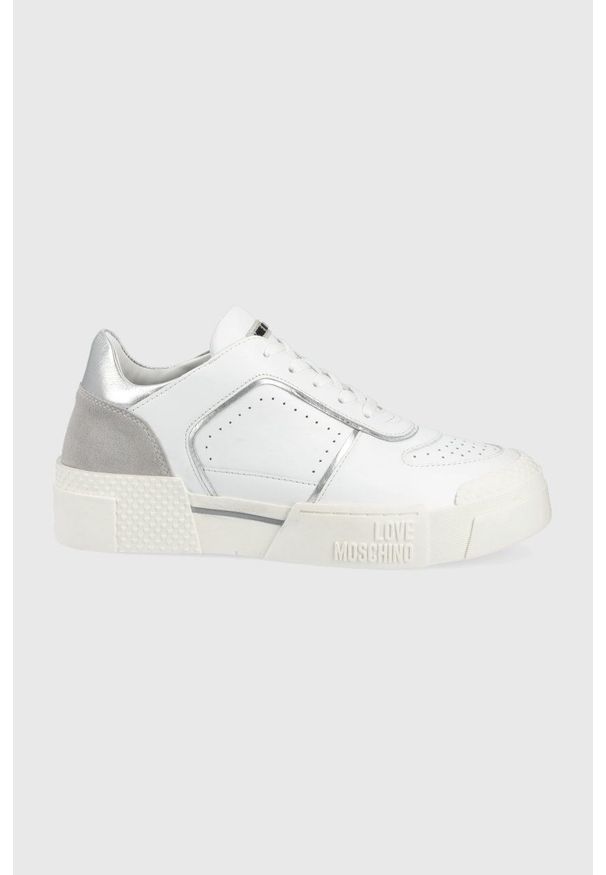 Love Moschino buty skórzane kolor biały. Nosek buta: okrągły. Zapięcie: sznurówki. Kolor: biały. Materiał: skóra. Obcas: na platformie