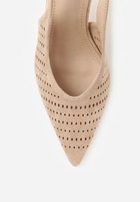Renee - Beżowe Szpilki Slingback z Ażurową Cholewką Nessnore. Zapięcie: sprzączka. Kolor: beżowy. Materiał: satyna. Szerokość cholewki: normalna. Wzór: ażurowy. Obcas: na szpilce #4