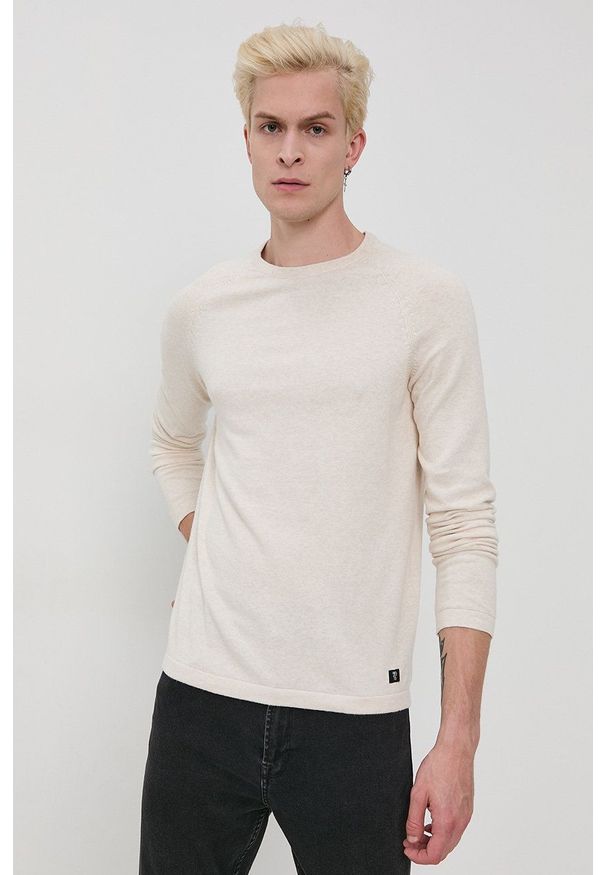 Tom Tailor Sweter męski kolor beżowy. Okazja: na co dzień. Kolor: beżowy. Materiał: bawełna, materiał. Długość rękawa: długi rękaw. Długość: długie. Styl: casual