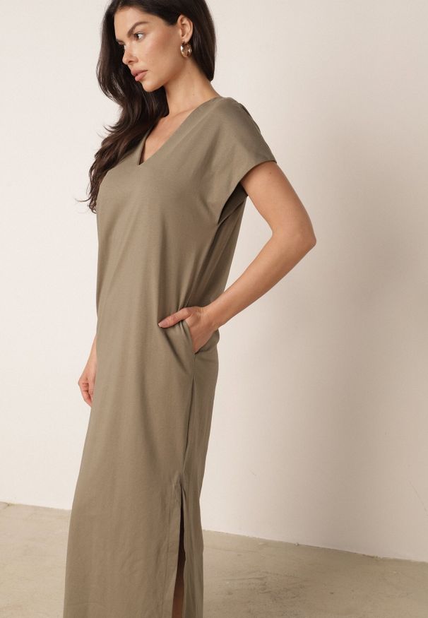 Born2be - Zielona Bawełniana Sukienka Pudełkowa o Fasonie Oversize z Kieszeniami Thaelusa. Okazja: na co dzień. Kolor: zielony. Materiał: bawełna. Typ sukienki: oversize. Styl: casual
