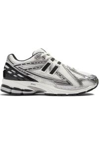 New Balance M1906RER Sneakersy unisex. Kolor: srebrny. Materiał: syntetyk. Szerokość cholewki: normalna. Sezon: lato