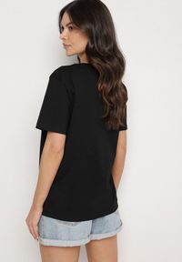 Born2be - Czarny T-shirt z Bawełny Zdobiony Nadrukiem z Cyrkoniami Telerea. Okazja: na co dzień. Kolor: czarny. Materiał: bawełna. Wzór: aplikacja, nadruk. Styl: klasyczny, elegancki, casual #6