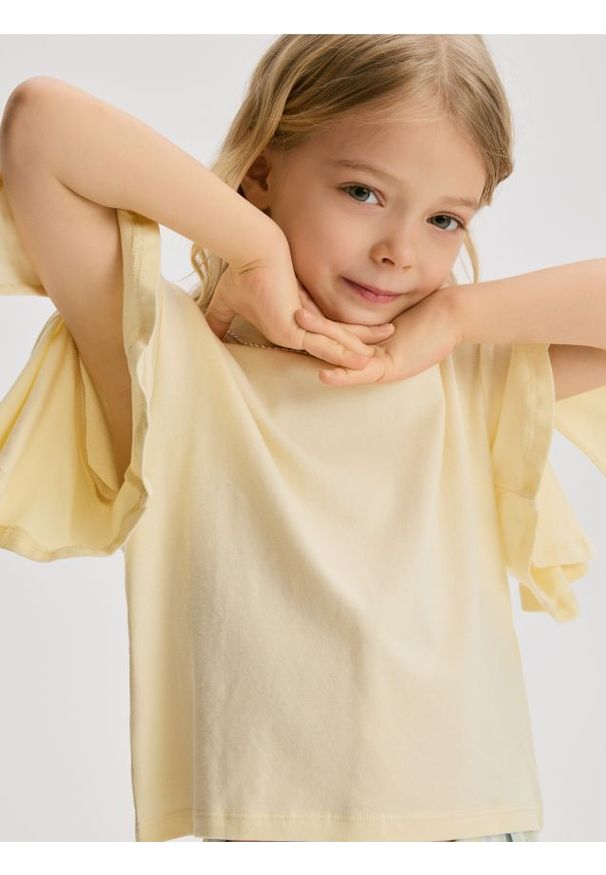 Reserved - Bluzka z falbanką - jasnożółty. Kolor: żółty. Materiał: tkanina