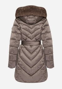 Born2be - Szara Pikowana Kurtka z Wiązanym Paskiem i Kapturem z Futerkiem Fenama. Okazja: na spacer, na co dzień. Kolor: szary. Materiał: futro. Styl: elegancki, casual #3
