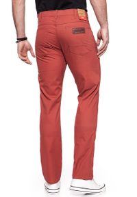 Wrangler - WRANGLER GREENSBORO RED OCHRE W15QAN73L. Materiał: materiał. Wzór: jednolity #4