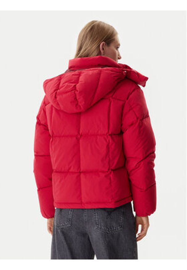 Tommy Jeans Kurtka puchowa Alaska DW0DW21623 Czerwony Relaxed Fit. Kolor: czerwony. Materiał: syntetyk