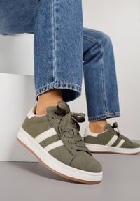 Born2be - Zielone Sneakersy z Ozdobnymi Paskami Doloreth. Okazja: na co dzień. Zapięcie: pasek. Kolor: zielony. Materiał: jeans #1