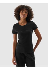 4f - T-shirt slim z bawełny organicznej damski - czarny. Kolor: czarny. Materiał: bawełna. Wzór: napisy