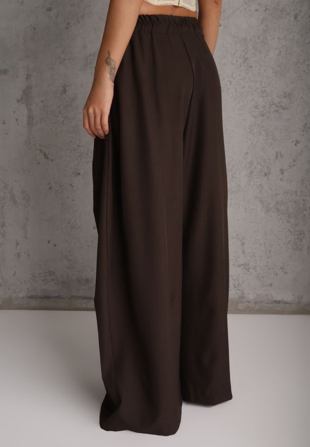 Renee - Brązowe Garniturowe Spodnie High Waist Wide Leg z Zakładkami w Pasie Philisia. Stan: podwyższony. Kolor: brązowy. Styl: elegancki