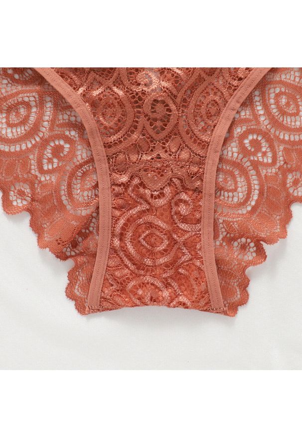 Intica - Figi z koronki na romantyczne okazje Roni. Kolor: czerwony. Materiał: koronka. Wzór: koronka