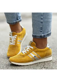 Żółte sneakersy damskie, półbuty M.Daszyński 2169-2. Kolor: żółty. Materiał: skóra, zamsz. Obcas: na obcasie. Wysokość obcasa: średni #1