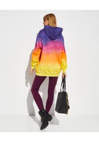 Versace Jeans Couture - VERSACE JEANS COUTURE - Kolorowa bluza z kapturem. Typ kołnierza: kaptur. Kolor: różowy, wielokolorowy, fioletowy. Materiał: bawełna. Długość rękawa: długi rękaw. Długość: długie. Wzór: kolorowy #5