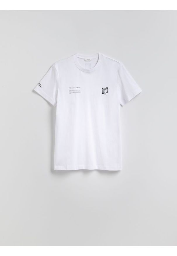 Reserved - T-shirt regular z nadrukiem - biały. Kolor: biały. Materiał: bawełna, dzianina. Wzór: nadruk