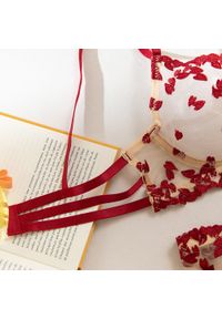 Intica - Komplet bielizny z haftem i dopasowaniem do sylwetki KaraLynn. Kolor: czerwony. Materiał: materiał. Wzór: haft #5