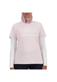 Koszulka New Balance WT41816SOI - różowa. Kolor: różowy. Materiał: bawełna. Długość rękawa: krótki rękaw. Długość: krótkie. Wzór: napisy