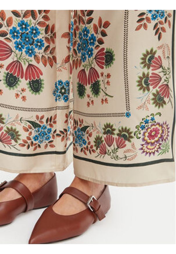 Weekend Max Mara Kuloty Snack 2615131032 Beżowy Relaxed Fit. Kolor: beżowy. Materiał: jedwab