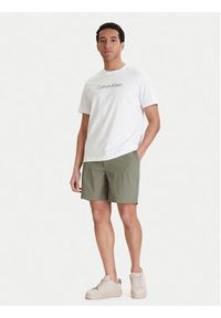 Calvin Klein Szorty materiałowe LV04LF610G Khaki Straight Fit. Kolor: brązowy. Materiał: syntetyk #5
