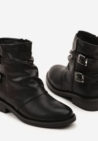 Born2be - Czarne Botki w Motocyklowym Stylu z Klamrami Tuloriel. Okazja: na co dzień. Zapięcie: klamry. Kolor: czarny. Materiał: jeans, skóra. Wzór: kwiaty. Styl: casual, rockowy #6
