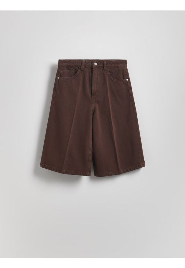 Reserved - Jeansowe szorty z kantem - dark grey jeans. Materiał: jeans