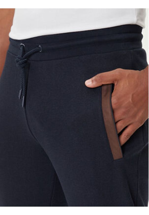 Bugatti Spodnie dresowe 8200-85050D Granatowy Regular Fit. Kolor: niebieski. Materiał: bawełna