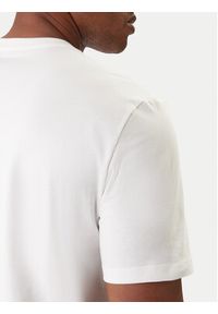 Guess T-Shirt Z6RI15 I3Z14 Biały Regular Fit. Kolor: biały. Materiał: bawełna #5