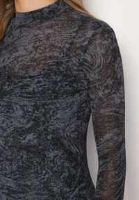 Born2be - Czarno-Szara Siateczkowa Sukienka z Wiskozą o Dopasowanym Kroju z Rozcięciami i Halką Histaria. Okazja: na randkę, na spotkanie biznesowe. Kolor: czarny. Materiał: wiskoza. Długość rękawa: na ramiączkach. Typ sukienki: proste. Styl: biznesowy, klasyczny #7