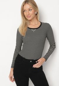 Born2be - Czarna Bluzka Typu Longsleeve w Paski Ozdobiona Cyrkoniami Ralinella. Okazja: na co dzień. Kolor: czarny. Materiał: jeans. Długość rękawa: długi rękaw. Wzór: paski, aplikacja. Styl: elegancki, casual, klasyczny