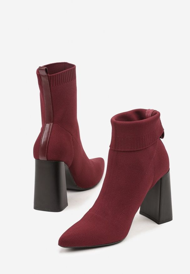 Renee - Bordowe Botki Vices na Geometrycznym Słupku ze Skarpetową Cholewką Falunelle. Okazja: na co dzień. Kolor: czerwony. Materiał: jeans. Szerokość cholewki: normalna. Wzór: geometria. Obcas: na słupku. Styl: street, casual, elegancki