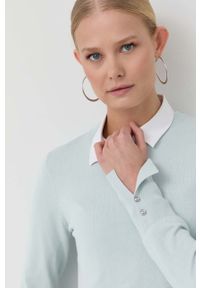 Guess sweter damski kolor niebieski lekki. Okazja: na co dzień. Kolor: niebieski. Materiał: materiał, dzianina, wiskoza. Długość rękawa: długi rękaw. Długość: długie. Styl: casual #5