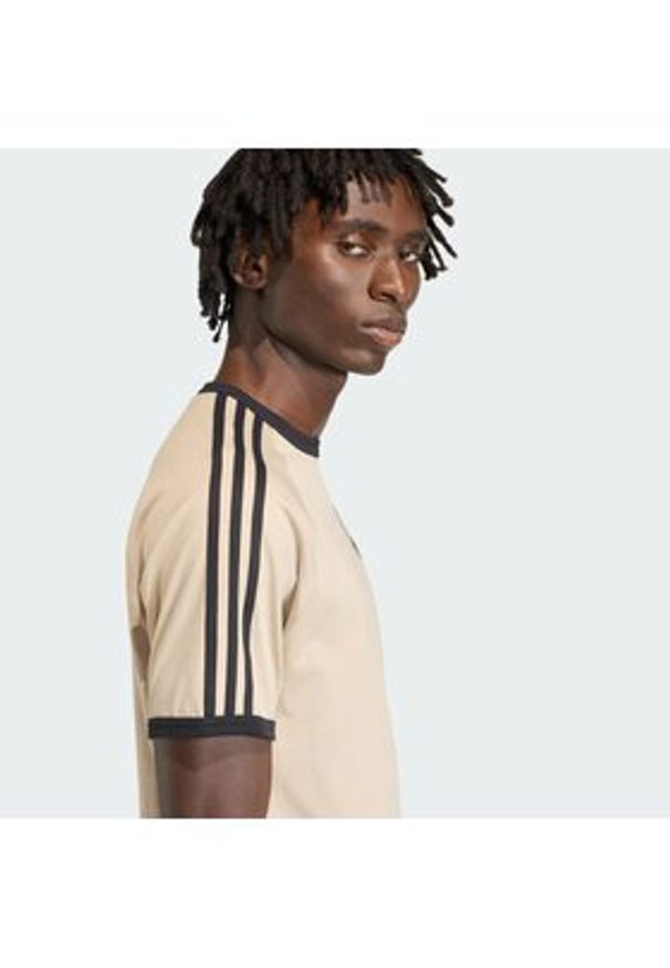 Adidas - adidas T-Shirt 3-Stripes KE7964 Beżowy Regular Fit. Kolor: beżowy. Materiał: bawełna