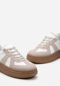 Born2be - Beżowo-Białe Sneakersy na Niskiej Platformie z Materiałowymi Wstawkami Xeonbia. Kolor: beżowy. Materiał: materiał. Obcas: na platformie #6