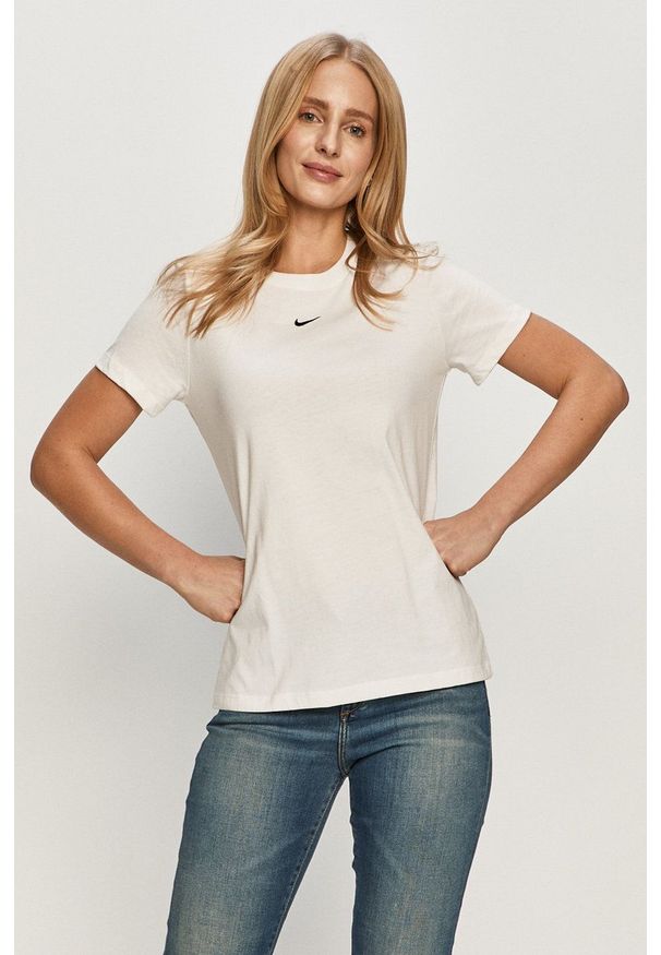 Nike Sportswear T-shirt kolor biały. Okazja: na co dzień. Kolor: biały. Materiał: dzianina. Wzór: aplikacja. Styl: casual