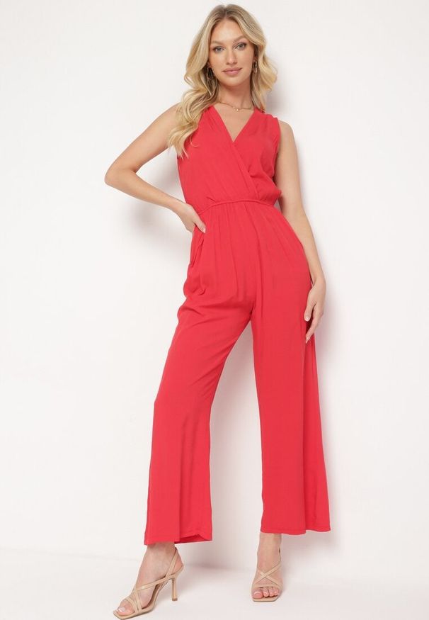 Born2be - Czerwony Kombinezon Hame. Kolor: czerwony. Materiał: wiskoza. Długość rękawa: na ramiączkach. Długość: długie. Styl: elegancki