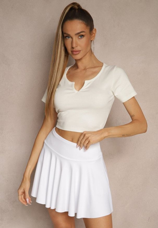 Renee - Beżowy Prążkowany T-shirt z Bawełny Lirave. Okazja: na co dzień. Kolor: beżowy. Materiał: bawełna, prążkowany. Styl: klasyczny, elegancki, casual