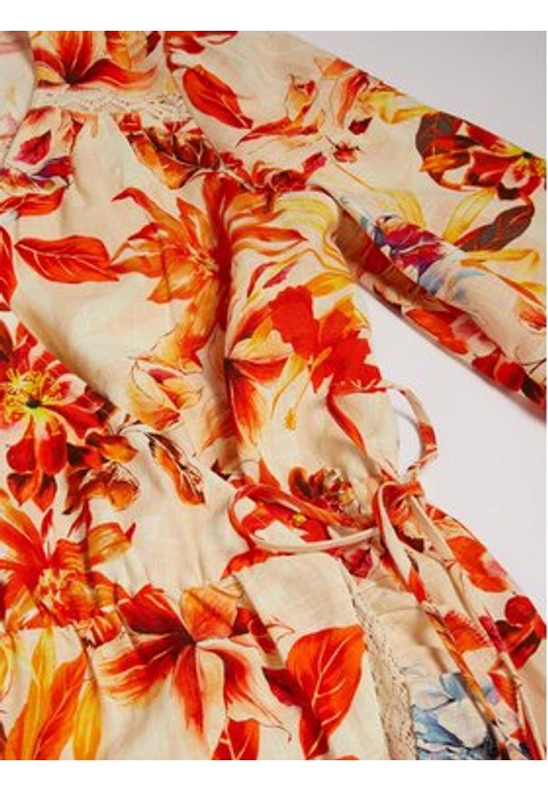 Guess Sukienka letnia Hafa W3GK34 WFCY0 Kolorowy Regular Fit. Materiał: wiskoza. Wzór: kolorowy. Sezon: lato