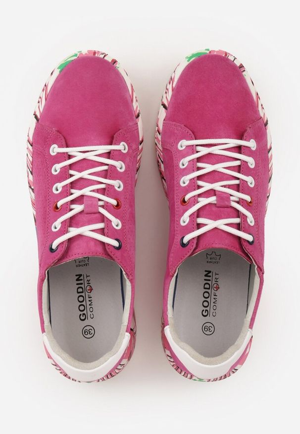 Renee - Fuksjowe Skórzane Sneakersy na Plaformie w Pióra z Perforacją Tidessa. Okazja: na co dzień. Kolor: różowy. Materiał: skóra. Wzór: aplikacja