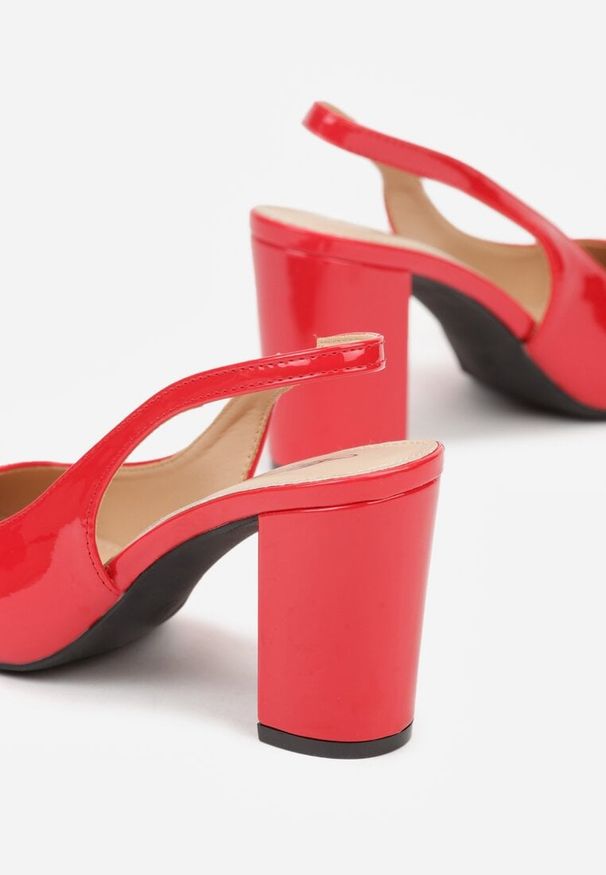 Renee - Czerwone Sandały Lakierowane na Słupku Slingback Halasela. Okazja: na co dzień, na imprezę. Kolor: czerwony. Materiał: lakier. Obcas: na słupku. Styl: elegancki, casual, wizytowy