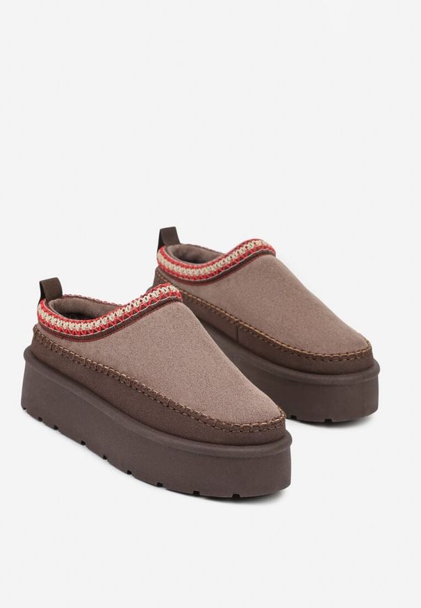 Born2be - Ciemnobrązowe Śniegowce Ocieplone na Platformie z Ozdobnym Wyszywaniem Reitenna. Okazja: na co dzień. Kolor: brązowy. Materiał: jeans. Obcas: na platformie. Styl: elegancki, casual, klasyczny