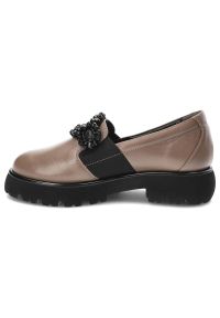 Brązowe Mokasyny Armodo Eleganckie Buty Damskie. Kolor: brązowy. Materiał: skóra. Wzór: aplikacja. Obcas: na obcasie. Styl: elegancki. Wysokość obcasa: średni #3