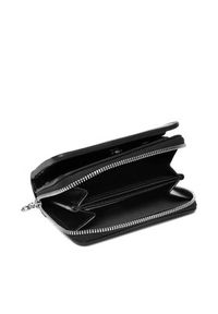 Calvin Klein Portfel Ck Metallic Flap Zip Around LV04F1103G Czarny. Kolor: czarny. Materiał: skóra #4