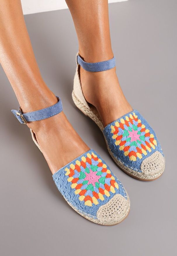 Born2be - Niebieskie Płaskie Espadryle Zapinane Wokół Kostki na Sprzączkę z Podeszwą z Juty Biovella. Zapięcie: sprzączka. Kolor: niebieski. Materiał: materiał. Sezon: lato. Obcas: na obcasie. Wysokość obcasa: niski