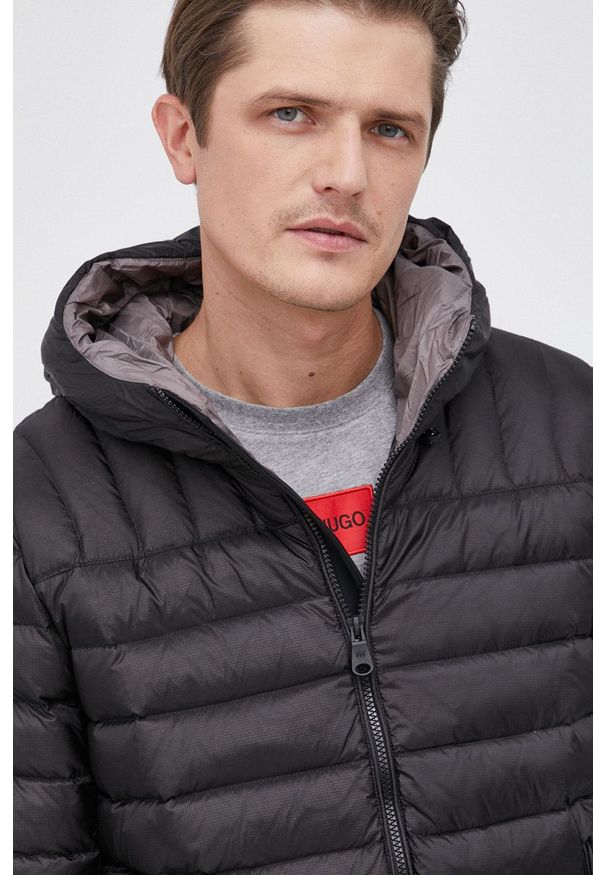 Hetrego Kurtka puchowa męska kolor czarny przejściowa. Okazja: na co dzień. Kolor: czarny. Materiał: puch. Styl: casual