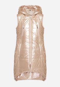 Born2be - Beżowa Długa Kamizelka z Kapturem Ozdobiona Imitacją Kieszeni Mavaria. Typ kołnierza: kaptur. Kolor: beżowy. Materiał: jeans. Długość: długie. Wzór: aplikacja. Sezon: wiosna, jesień. Styl: elegancki, sportowy, klasyczny #6