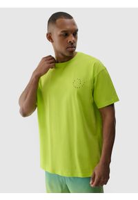 4f - T-shirt oversize z nadrukiem męski - zielony. Okazja: na co dzień. Kolor: zielony. Materiał: dzianina, jersey, bawełna. Długość rękawa: krótki rękaw. Długość: krótkie. Wzór: nadruk. Styl: sportowy, casual, klasyczny