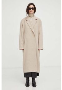 Herskind płaszcz wełniany kolor beżowy przejściowy oversize. Kolor: beżowy. Materiał: wełna. Styl: klasyczny #1
