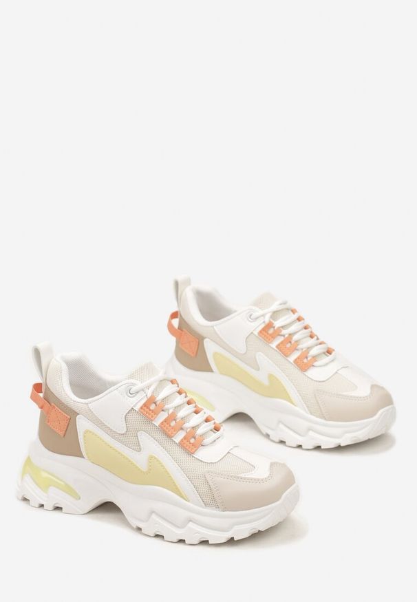 Renee - Biało-Żółte Sneakersy Na Grubej Podeszwie z Przeszyciami i Sznurwaniem Marinil. Okazja: na co dzień. Kolor: biały. Wzór: aplikacja, motyw zwierzęcy
