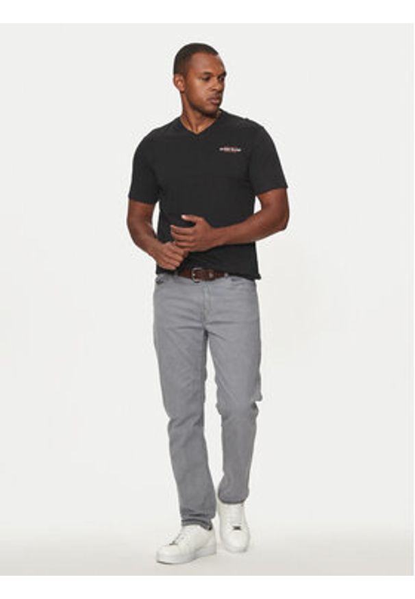 Guess Jeans T-Shirt M4YI50 K8HM0 Czarny Slim Fit. Kolor: czarny. Materiał: bawełna