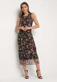 Born2be - Czarna Dopasowana Sukienka w Kwiaty Meluvea. Okazja: na co dzień. Kolor: czarny. Materiał: jeans. Wzór: kwiaty. Typ sukienki: proste. Styl: klasyczny, casual #3