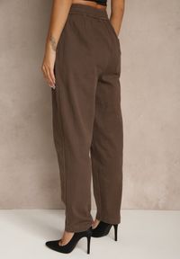Renee - Brązowe Spodnie z Bawełny Mom Fit Ozdobione Sznurkiem Apinella. Okazja: na co dzień. Kolor: brązowy. Materiał: bawełna. Wzór: aplikacja. Styl: casual #4